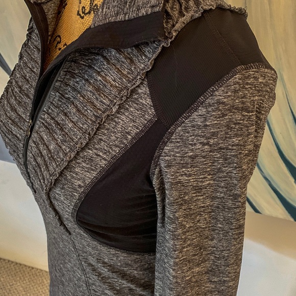Lululemon 1/2 zip L/S Running shirt top grey black - Picture 4 of 4